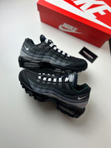 Air Max 95 Black Gradient White