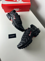 NIKE AIR MAX PLUS TN BLACK CARBON