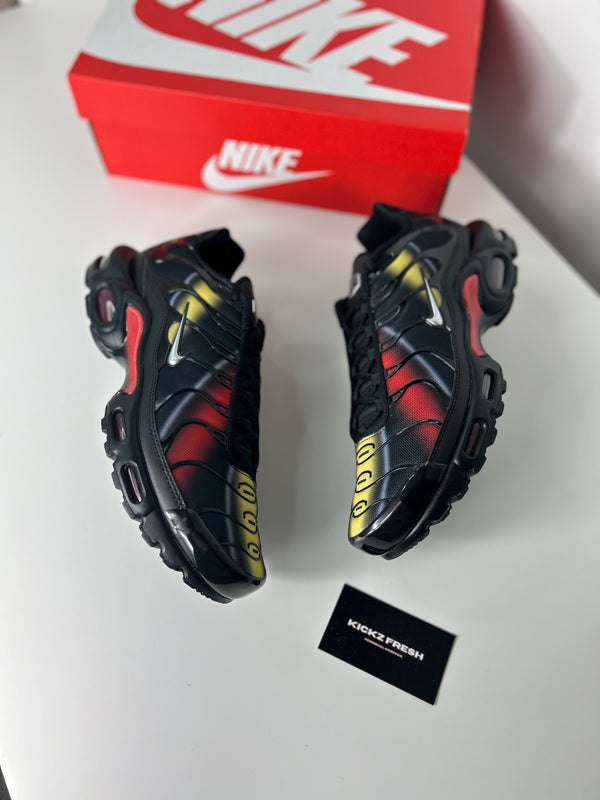 NIKE AIR MAX PLUS TN BLACK SATURN