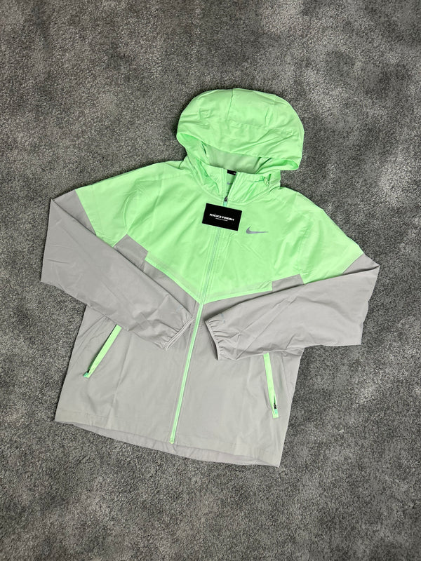 Nike Windrunner Jacket “Vapour Mint”