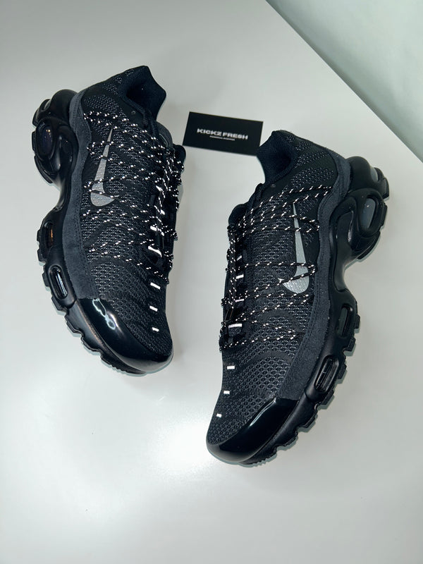 nIKE AIR MAX PLUS UTILITY BLACK